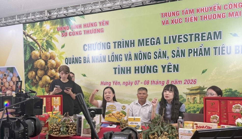 8-quang-ba-nhan-long-hung-yen-qua-nen-tang-so-1786200158.jpg