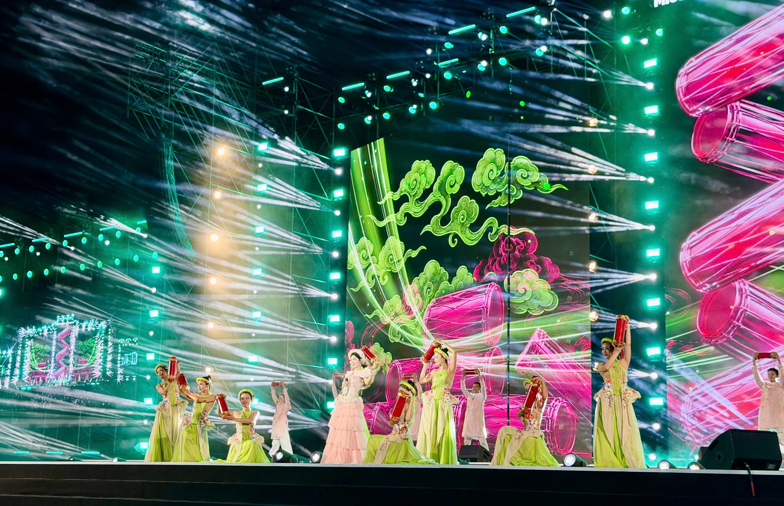 van-nghe-1786628520.jpg