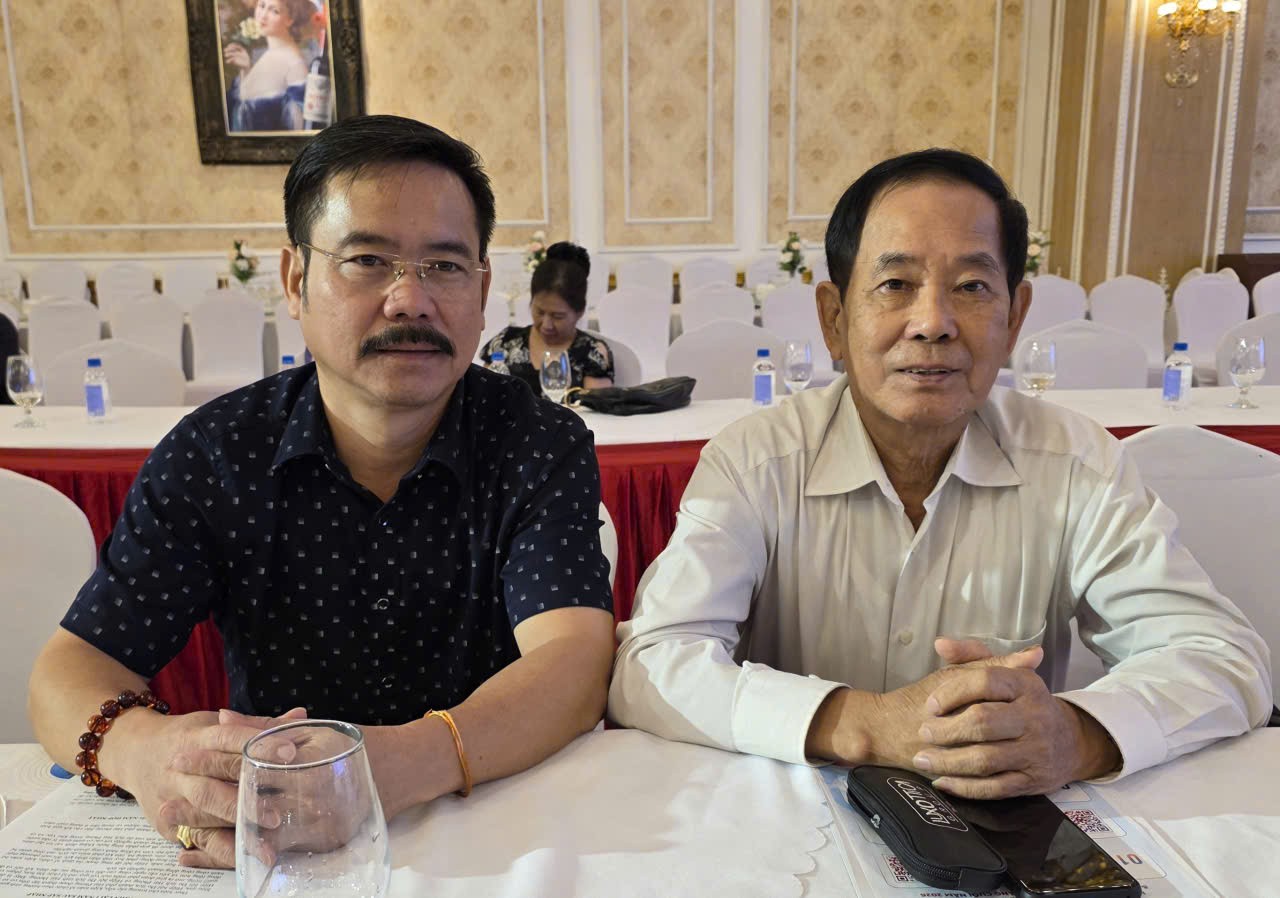 hue-thang-2-nguoi-1786887891.jpg