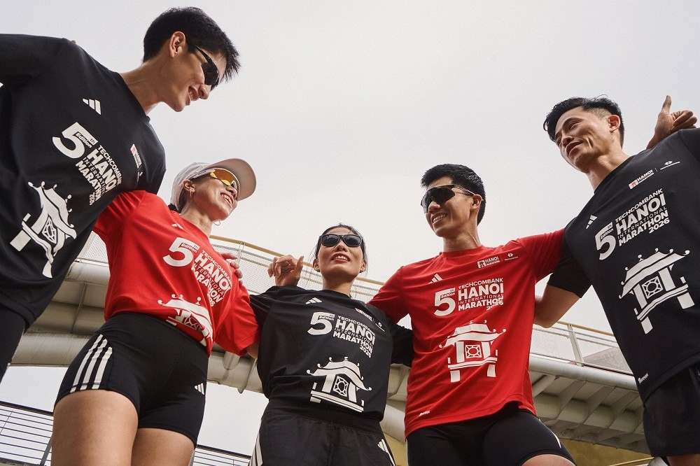 ao-thi-dau-va-ao-hoan-thanh-cu-ly-marathon-1789403492.JPG