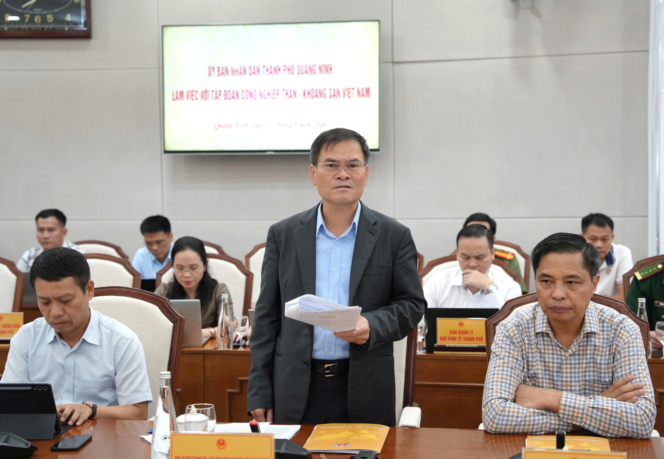 ong-khang-phat-bieu-1789999092.jpg