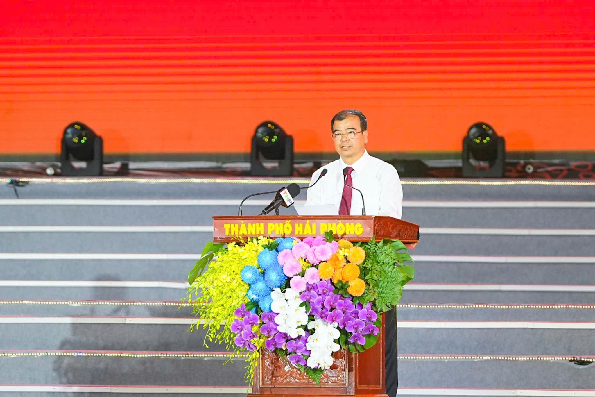 pho-chu-tich-ubnd-thanh-pho-nguyen-minh-hung-doc-dien-van-tuong-niem-726-nam-ngay-mat-cua-anh-hung-dan-toc-tran-hung-dao-khai-hoi-con-son-kiep-bac-mua-thu-nam-2026-dep-1790482959.jpg