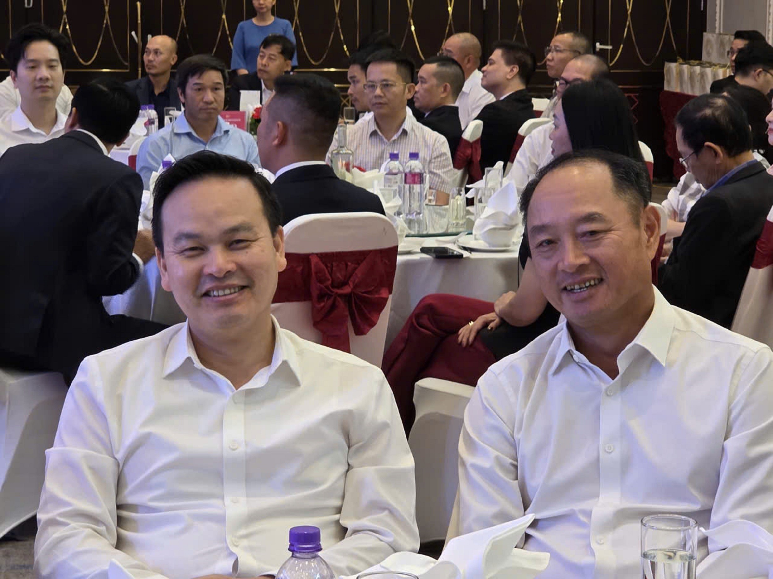 lanh-dao-2a-1791430276.jpg