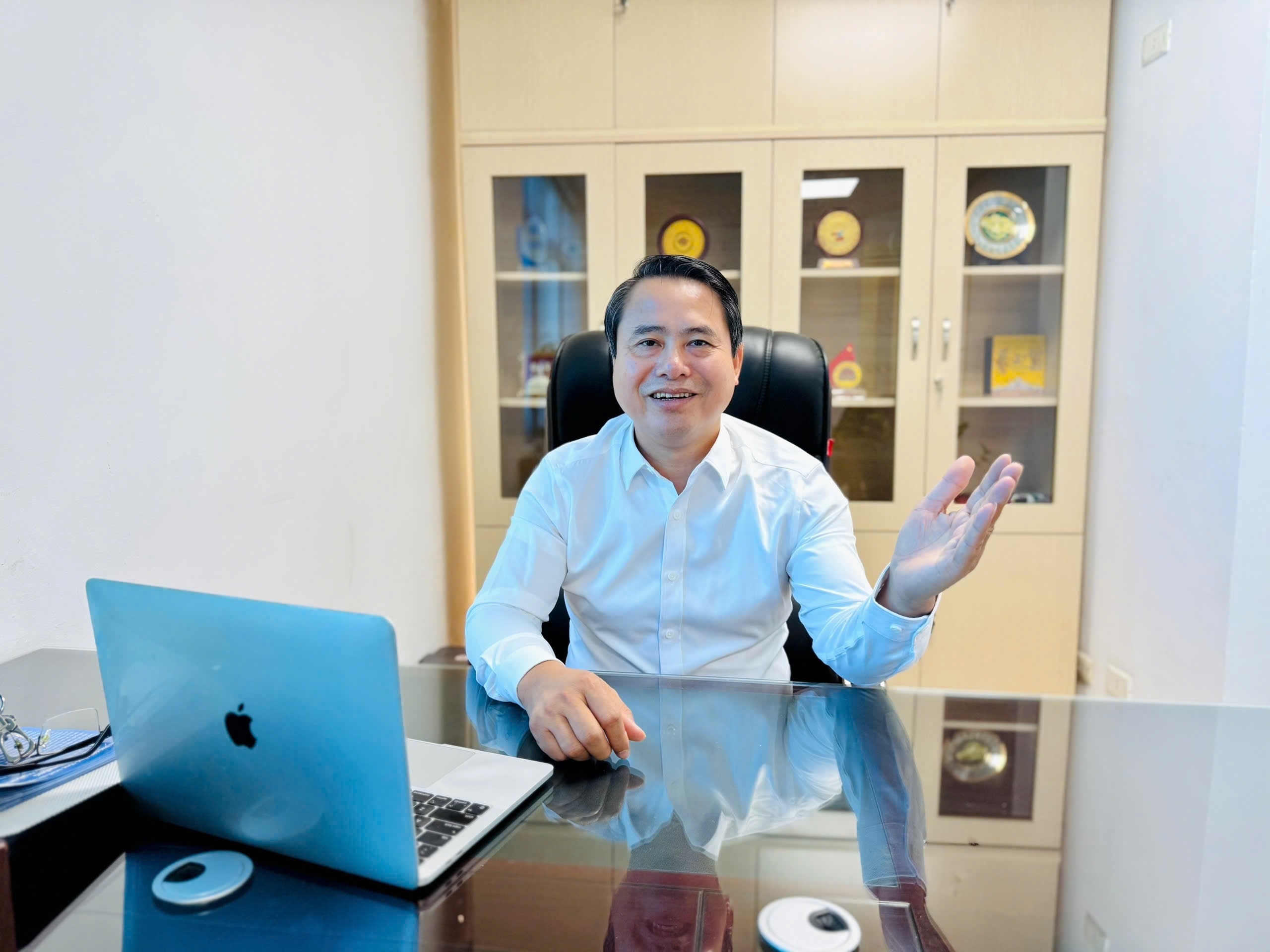 ong-luong-duy-ngan-5-1791680242.jpg