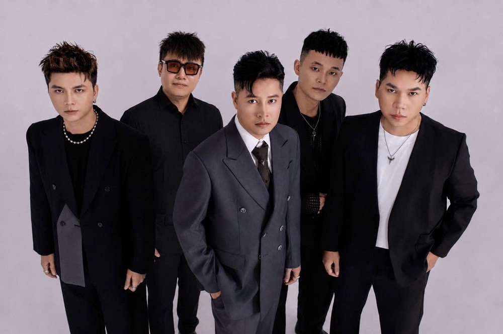 8-mau-nuoc-band-viet-nam-1792511005.jpg