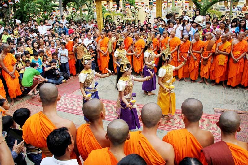 chol-chnam-thmay-bieu-dien-1721618959-1793203387.jpg