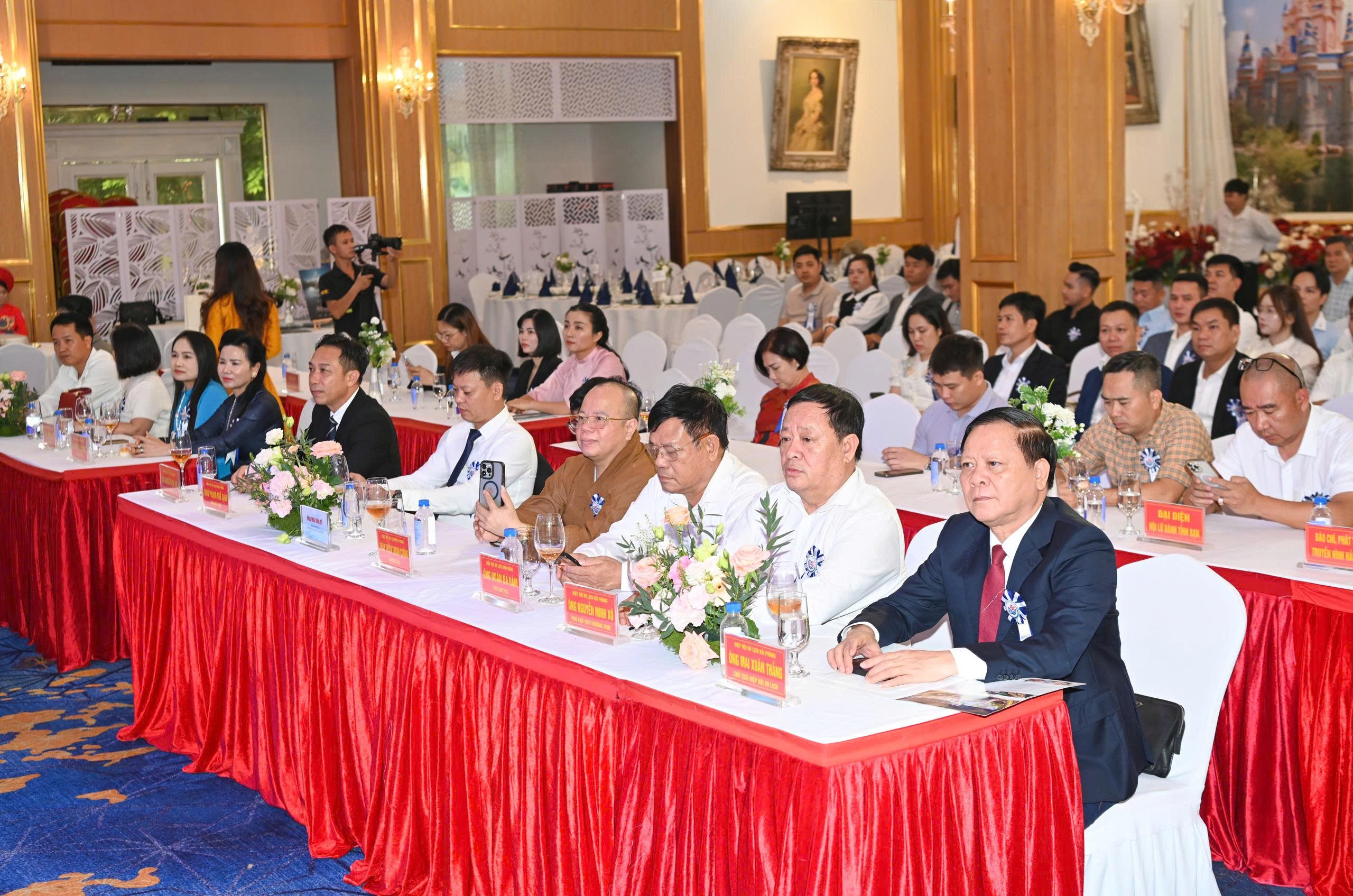quang-canh-dai-hoi-1793235305.jpg