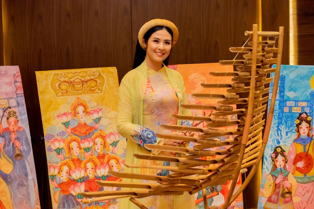 Hoa hậu Ngọc Hân: “Mỗi bộ áo dài đều được gửi gắm câu chuyện văn hóa, lịch sử, truyền thống”