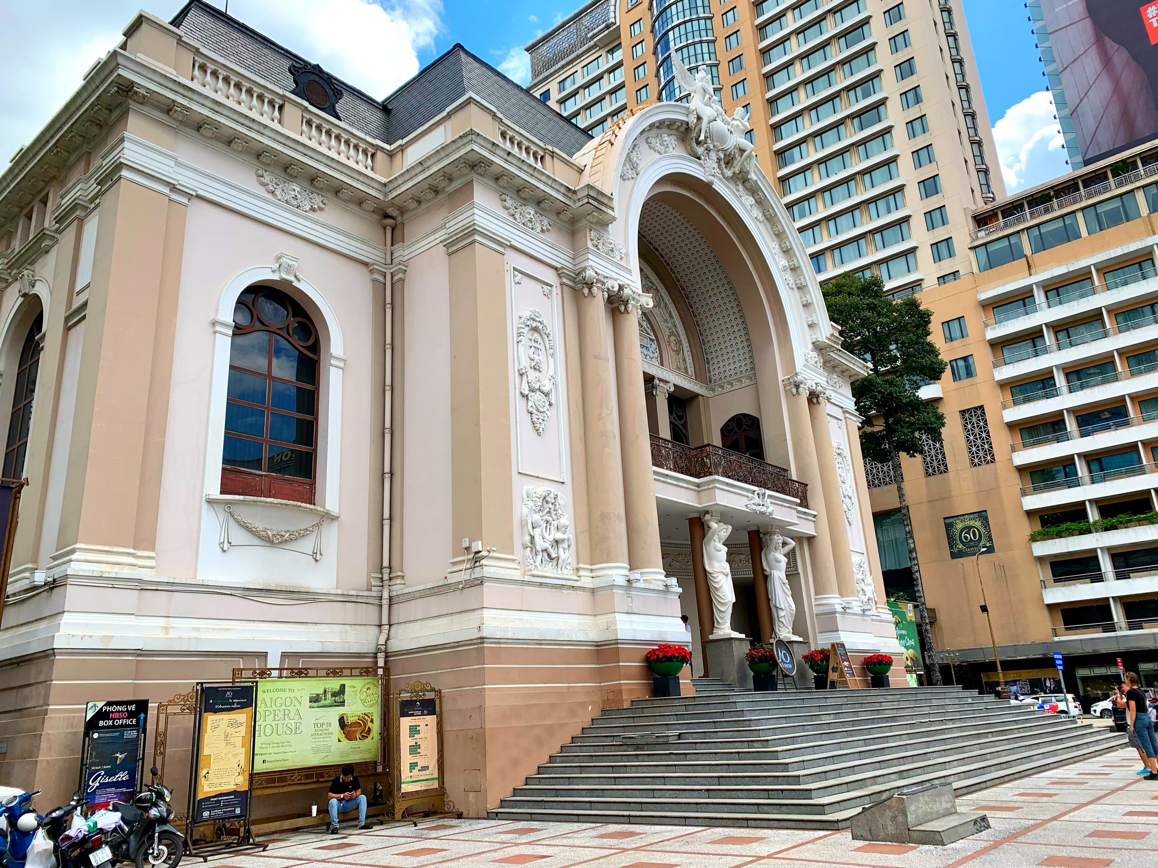 Cận cảnh Nhà hát Thành phố 120 năm tuổi sắp được chi hơn 300 tỷ đồng để tu sửa