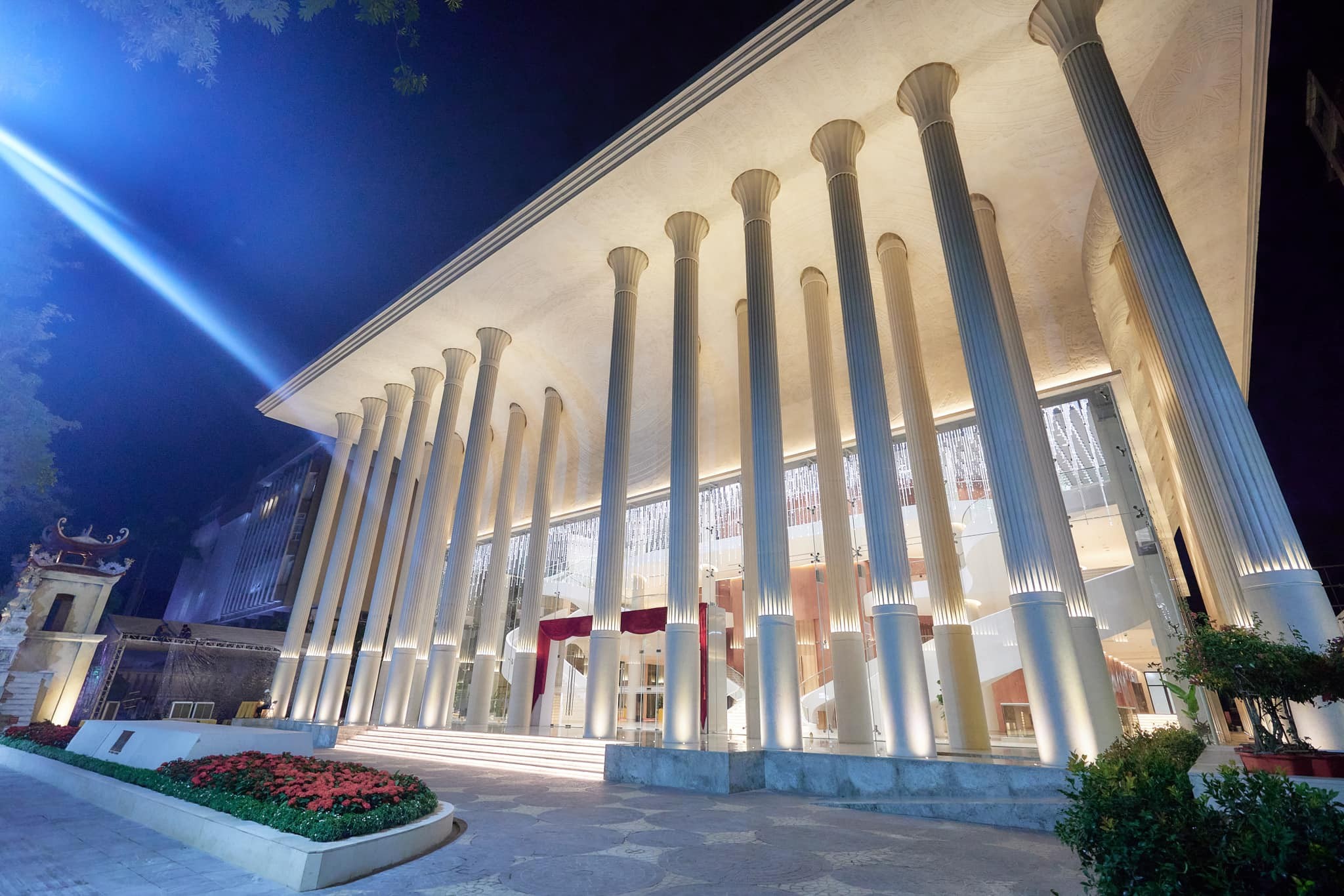 Nhà hát Hồ Gươm lọt "Top 10 nhà hát opera tuyệt vời nhất thế giới"