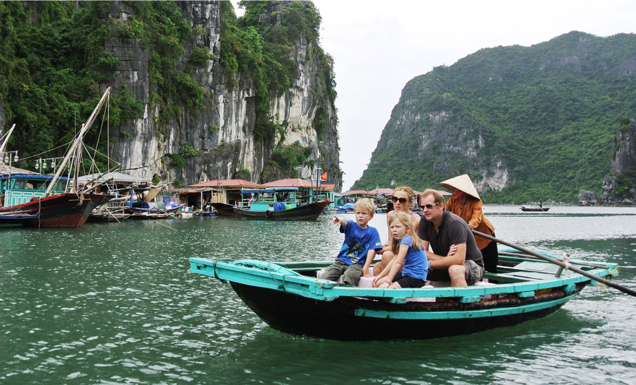 Việt Nam đón tổng lượng khách quốc tế đạt hơn 11,2 triệu lượt