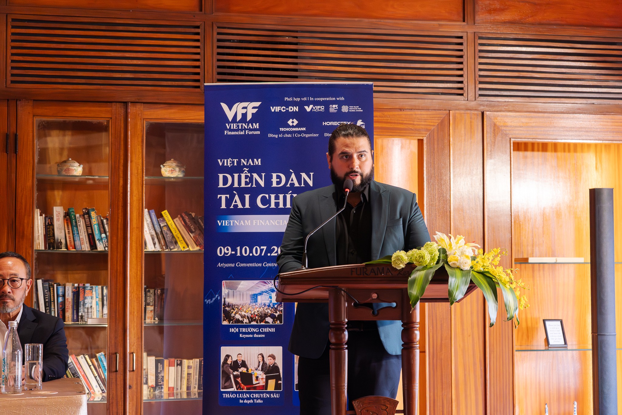 hop-bao-vff-12-1782832842.jpg