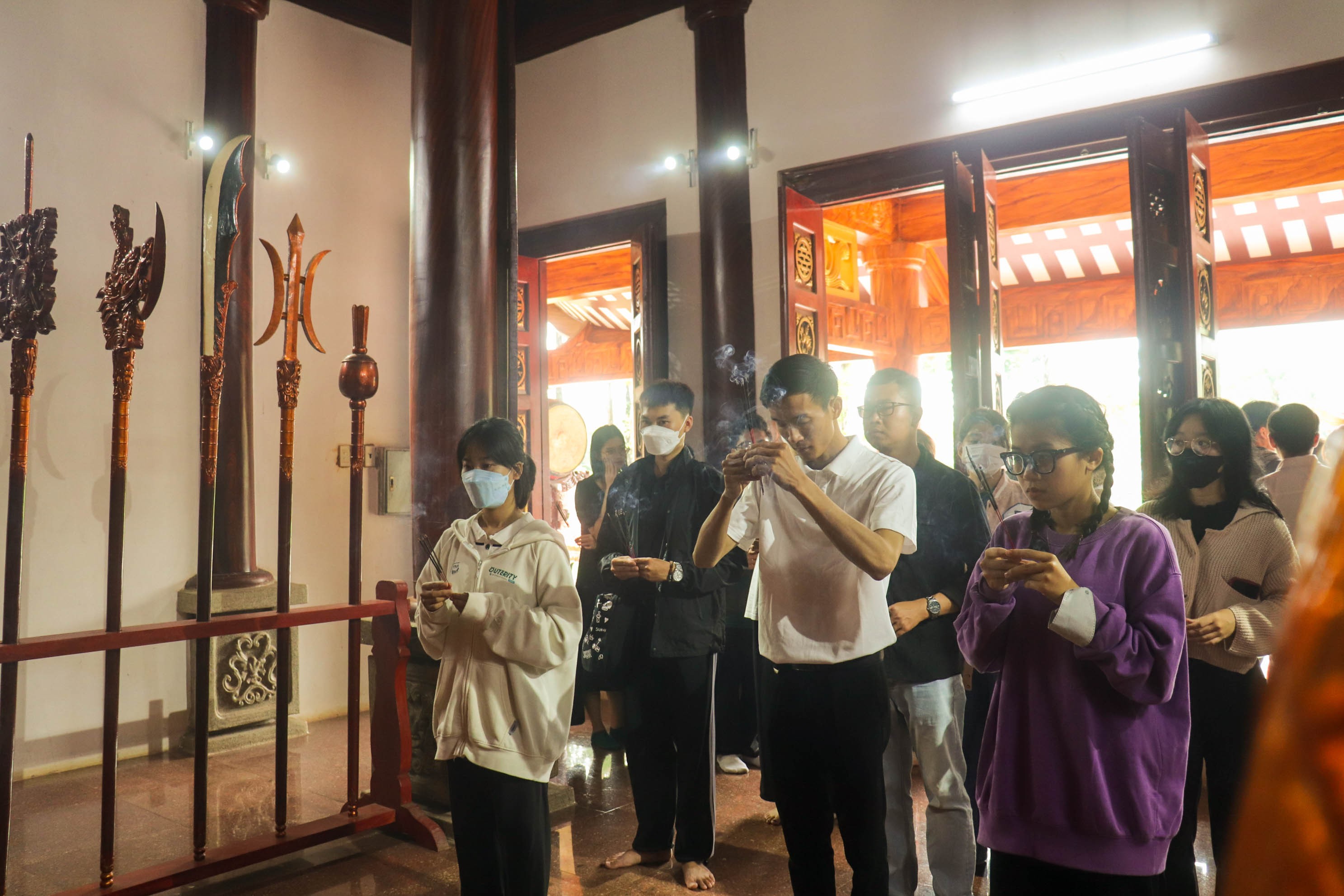 Cuối tuần, người trẻ thành phố về Bình Phước nghe kể chuyện lịch sử