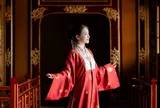 Dạo bước giữa di sản Huế trong sắc cổ phục