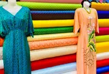 Về Vạn Phúc nghe chuyện làng nghề dệt lụa