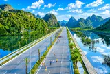 Quảng Ninh rộn ràng chào thành phố mới