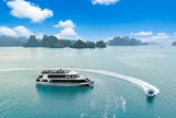 Tàu du lịch Quảng Nam “xông đất” Hạ Long bằng những vị khách quốc tế
