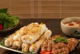 Ăn bánh cuốn xứ Thanh giữa lòng thành phố mang tên Bác
