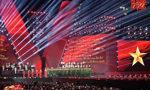 Hơn 50.000 trái tim hát Quốc ca tại concert quốc gia "Tổ quốc trong tim"