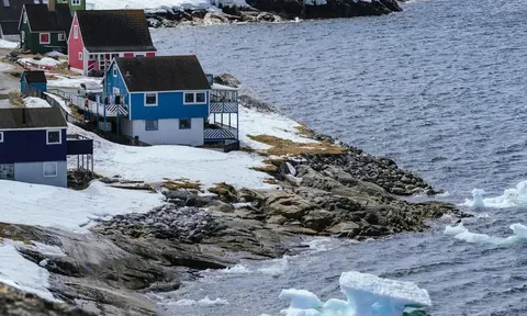 Đến Greenland, hãy đi nhẹ nói khẽ