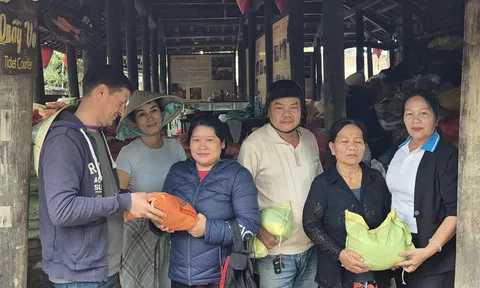 Nha Trang Xưa tổ chức “Phiên chợ Quê 0 đồng” – Lan tỏa nét đẹp nhân ái giữa mùa lũ