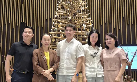 Khách sạn Potique Nha Trang tổ chức lễ thắp sáng cây thông Noel chào đón Giáng sinh và gây quỹ từ thiện