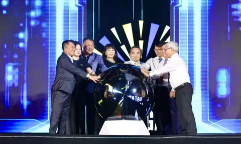 Đêm nghệ thuật 10 năm KDI Group: Vega City thắp sáng trải nghiệm bên Nha Trang