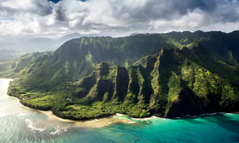Khách du lịch quay trở lại Hawaii đạt mốc 90% So với năm 2019.