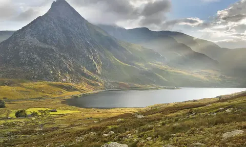 “Nín thở” trước vẻ đẹp xứ Wales