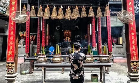 Muốn "thoát ế" thì đến ngay những ngôi chùa cầu duyên cực linh thiêng ở Sài Gòn