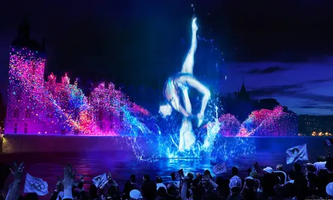 Thế vận hội Mùa hè Paris 2024, Lễ kỷ niệm hoành tráng dọc sông Seine