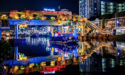 Chợ hoa bến Bình Đông, nét đẹp truyền thống Tết xưa Sài Gòn