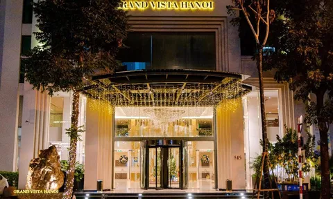 Khách sạn Grand Vista đạt chuẩn 5 sao quốc tế với lối kiến trúc hiện đại và dịch vụ cao cấp