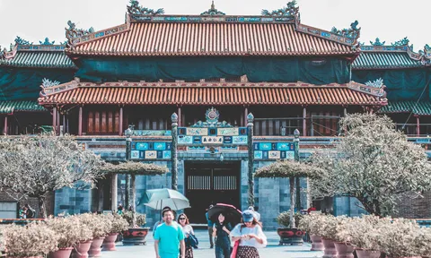 Gỡ "nút thắt" thị thực để vực dậy du lịch Việt Nam