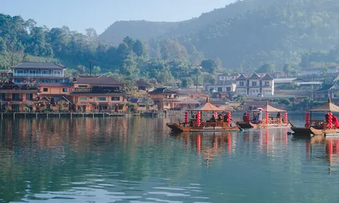Làng tình yêu Mae Aw - "cổ trấn" đẹp như trong tranh ở miền Bắc Thái Lan