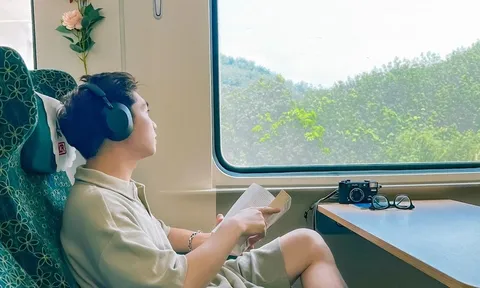 Đi Lào hết 5,5 triệu, khách Việt ngồi tàu cao tốc xịn, không bị chặt chém