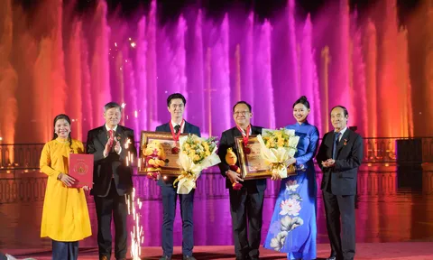 Vạn Phúc Group: khánh thành Quảng trường nhạc nước 200 tỷ đồng và xác lập 2 kỷ lục Việt Nam