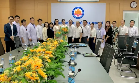 Dự án từ thiện “Nâng bước tuổi thơ - Nâng bước thành công": Thắp sáng bởi ngọn lửa tình thương vô điều kiện