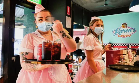 Nhà hàng với "dịch vụ thô lỗ nhất thế giới" vừa đột ngột đóng cửa nhiều chi nhánh