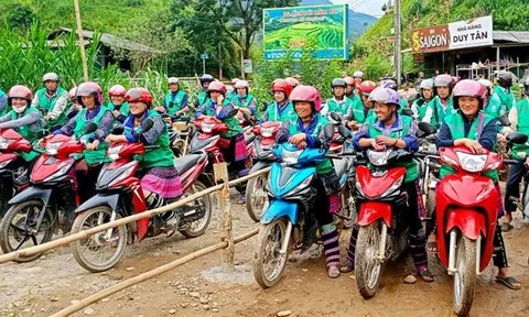 Ra mắt Tổ xe ôm du lịch đồi Mâm xôi La Pán Tẩn