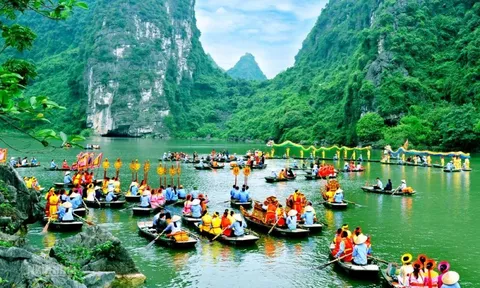 Tam Cốc - Bích Động đón hàng nghìn lượt khách ngày mở lại