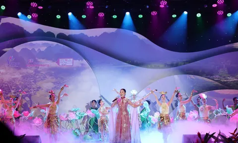 Gala “Đêm Việt Nam”: Ấn tượng, giàu bản sắc