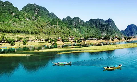 Quảng Bình đón lượng du khách vượt chỉ tiêu cả năm trong 9 tháng đầu năm