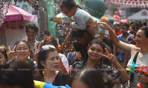 Thái Lan điều chỉnh lễ hội té nước Songkran, kỳ vọng doanh thu 1 tỉ USD