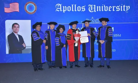 CEO LuxGroup Phạm Hà nhận bằng Tiến sĩ Danh dự Trường Đại học Apollos Hoa Kỳ