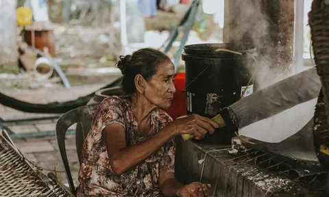 Bánh tráng Thuận Hưng: Trăm năm nguyên vị hồn quê