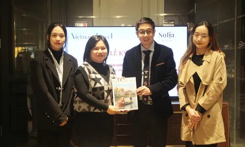Ban lãnh đạo Tạp chí Vietnam Travel thăm và làm việc với Công ty cổ phần Sofia Nội thất