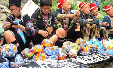 Không gian văn hóa đặc sắc ở chợ phiên Tây Bắc