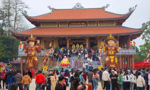 Du lịch văn hóa có yếu tố tâm linh ở Nghệ An hút khách những ngày đầu năm
