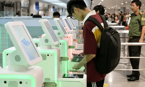 Thủ tướng Chính phủ yêu cầu áp dụng nhập cảnh trực tuyến qua nhận diện khuôn mặt